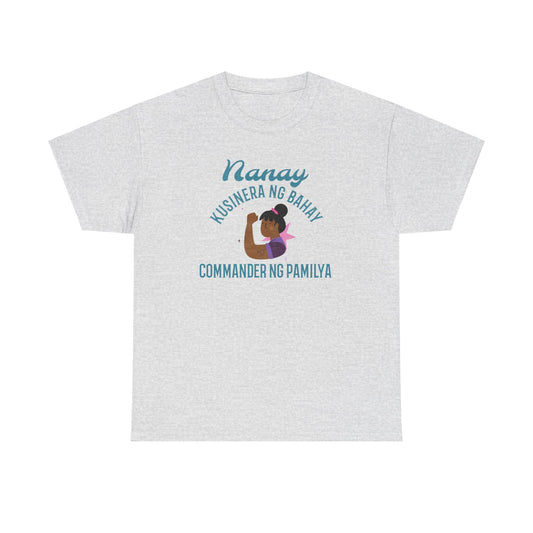 Nanay Kusinera ng Bahay Commander ng Pamilya Women's Tee